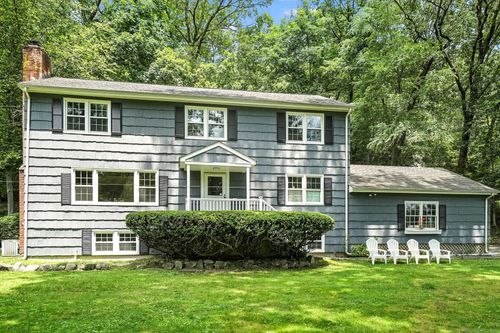 163 Macgregor Dr, Stamford, CT, 06902-1409 | Card Image