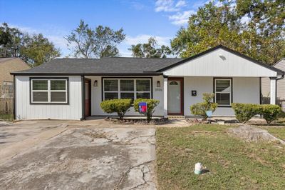 2906 Mccrarey Drive, House other with 3 bedrooms, 1 bathrooms and null parking in Houston TX | Image 1