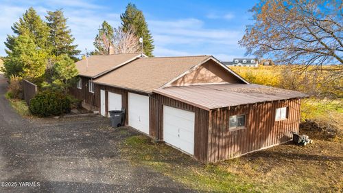 750 Potter Rd, Tieton, WA, 98947-9791 | Card Image