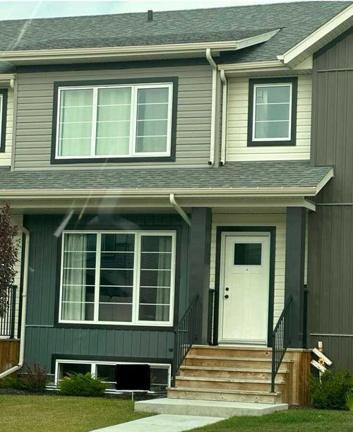 {{alt}} | Card Image