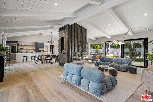 8400 Mulholland Dr, LOS ANGELES, CA, 90046 | Card Image