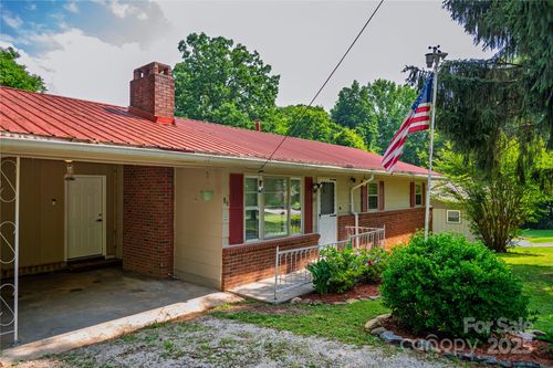 86 Pine Grove Dr, Andrews, NC, 28901-9618 | Card Image