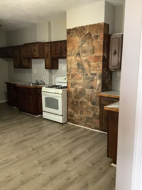 1-2 Elmwood St, Everett, MA, 02149-2504 | Card Image