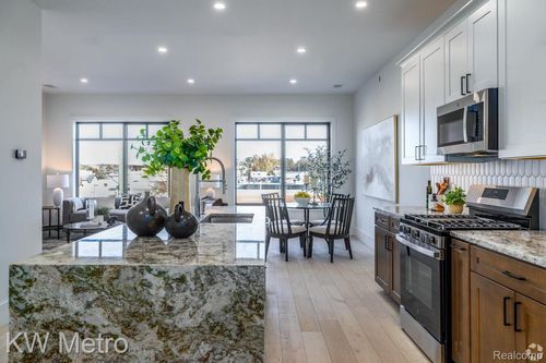 203-120 E Liberty St, Milford, MI, 48381-1955 | Card Image