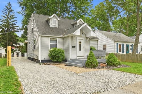 38235 Woodside Ave, Willoughby, OH, 44094-5825 | Card Image