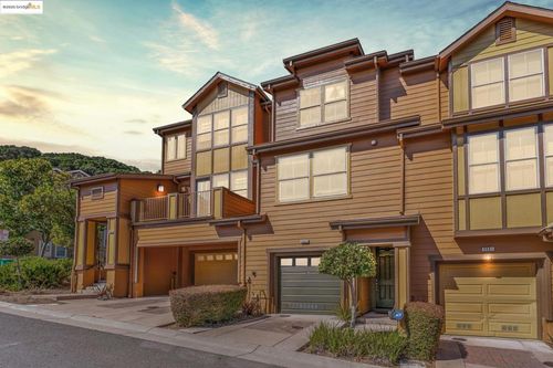 6063 Old Quarry Loop, Oakland, CA, 94605-3375 | Card Image