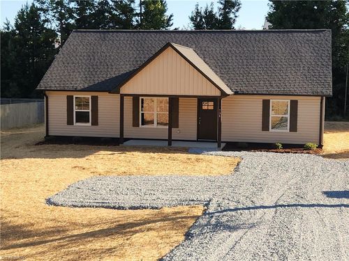 734 Central Falls Rd, Asheboro, NC, 27203-2431 | Card Image