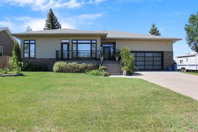 5109 50 St, House detached with 6 bedrooms, 3 bathrooms and 6 parking in Sedgewick AB | Image 1