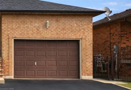 2-227 Templemead Drive, Hamilton, ON, L8W2W2 | Card Image