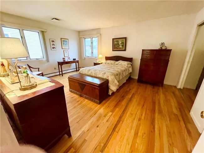 Large Primary with 3 closets | Image 14