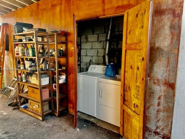 665 Ne 178th St, House other with 3 bedrooms, 2 bathrooms and null parking in Miami FL | Image 19