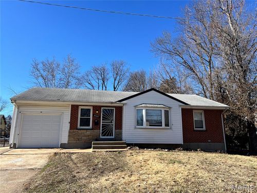 8527 Dianthus Ln, Saint Louis, MO, 63136-3764 | Card Image