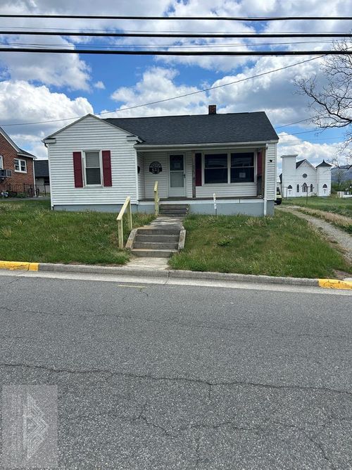 635 E Monroe St, Wytheville, VA, 24382 | Card Image
