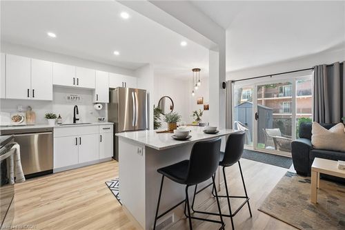 150-17 Old Pine Trail, Saint Catharines, ON, L2M6P9 | Card Image