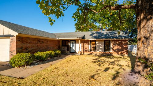 5325 Mission Cir, Granbury, TX, 76049-5389 | Card Image
