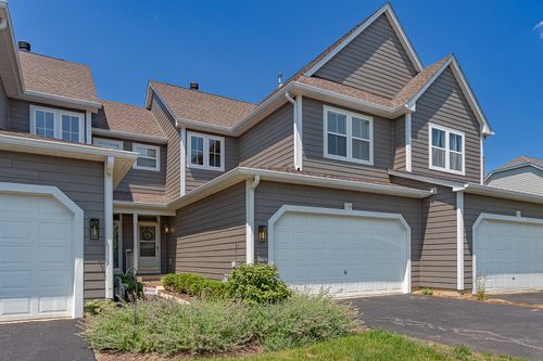 138 Tanglewood Dr, Glen Ellyn, IL, 60137-7833 | Card Image