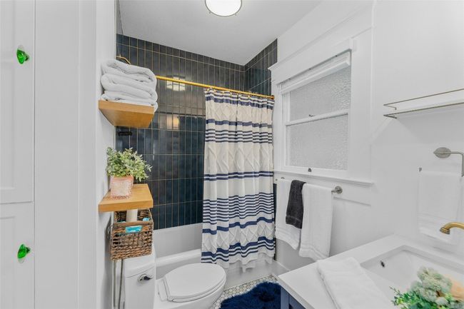 Gorgeous finishes in bathroom | Image 16