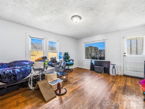 800 Murray Rd, Canton, NC, 28716-6196 | Card Image