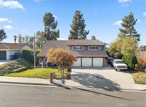 6801 Rycroft Dr, Riverside, CA, 92506-5352 | Card Image