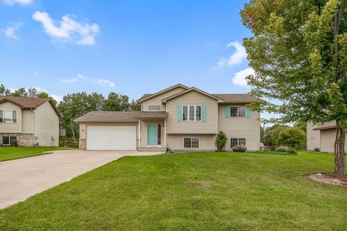 319 Fawn Meadows Way Ne, Pine City, MN, 55063-4302 | Card Image