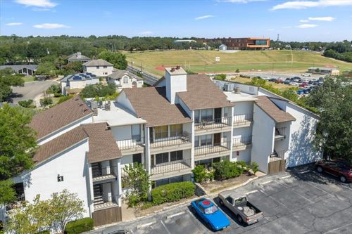 apt-110-6910 Hart Ln, Austin, TX, 78731-4156 | Card Image