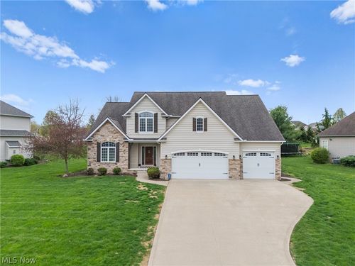8888 Scotsbury St Nw, Massillon, OH, 44646-9227 | Card Image