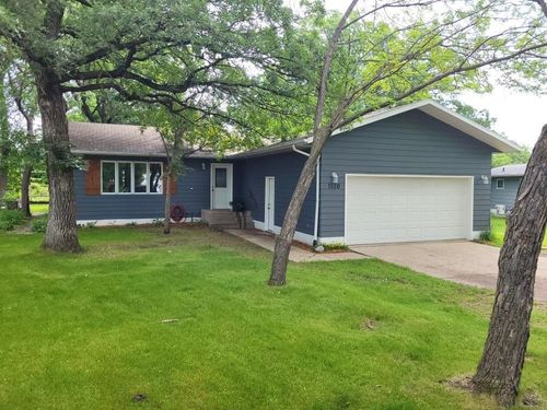 1320 Lori Ave, Detroit Lakes, MN, 56501-4204 | Card Image