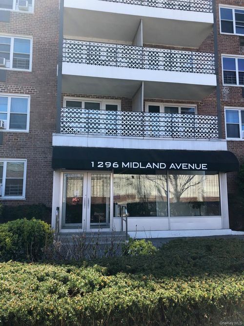 apt-d5-1296 Midland Ave, Yonkers, NY, 10704-1450 | Card Image