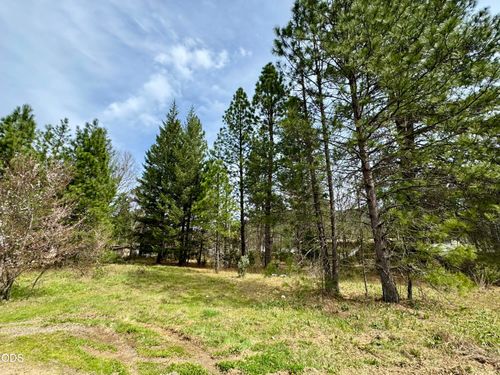 731 N Old Stage Road, Cave Junction, OR, 97523 | Card Image