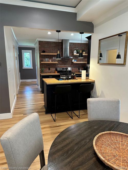 30438 Fairfax St, Southfield, MI, 48076-1515 | Card Image