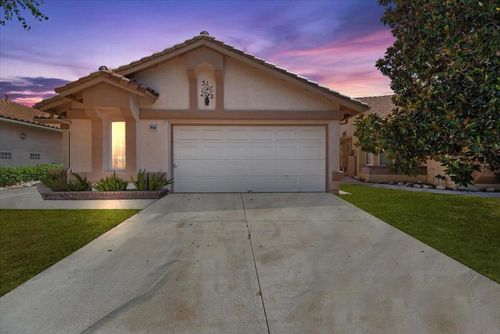 6370 Harbour Town Way, Banning, CA, 92220-6603 | Card Image
