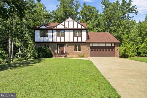 9 Derby Dr, FREDERICKSBURG, VA, 22405-3315 | Card Image