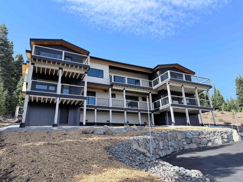 13094 Skislope Way, Truckee, CA, 96161-7003 | Card Image