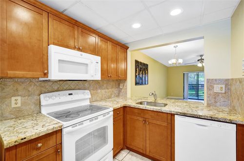 apt-206-10332 Sunrise Lakes Blvd, Sunrise, FL, 33322-5929 | Card Image