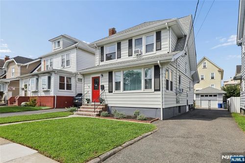 32 Barrington Ave, Clifton, NJ, 07011-2202 | Card Image