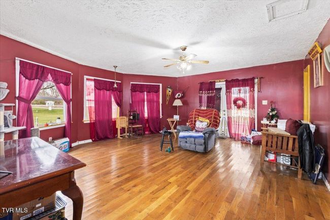 104 Maple St, House other with 5 bedrooms, 3 bathrooms and null parking in Glade Spring VA | Image 9