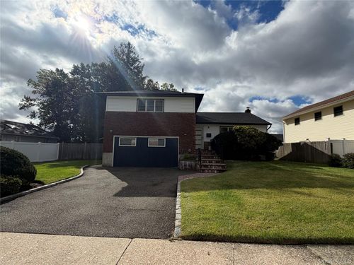 4 Evelyn Rd, Plainview, NY, 11803-4805 | Card Image