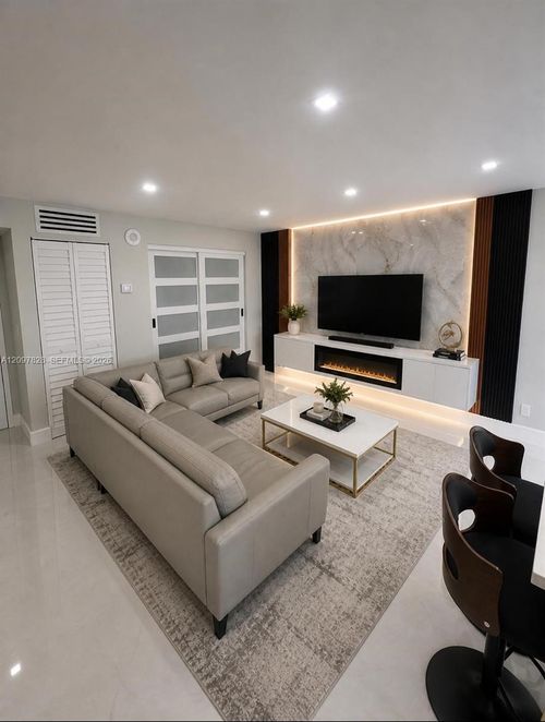 814-17021 N Bay Rd, Sunny Isles Beach, FL, 33160-3625 | Card Image