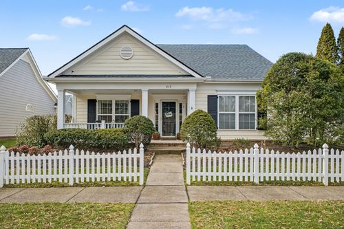 213 Lilac Cir, Franklin, TN, 37064-4733 | Card Image