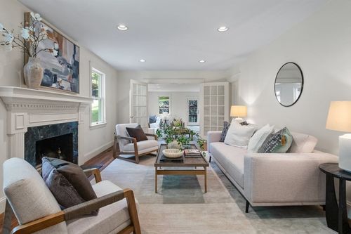 81 River St, Wellesley, MA, 02481-2001 | Card Image