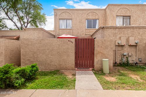 4252 N 68th Ln, Phoenix, AZ, 85033-3209 | Card Image