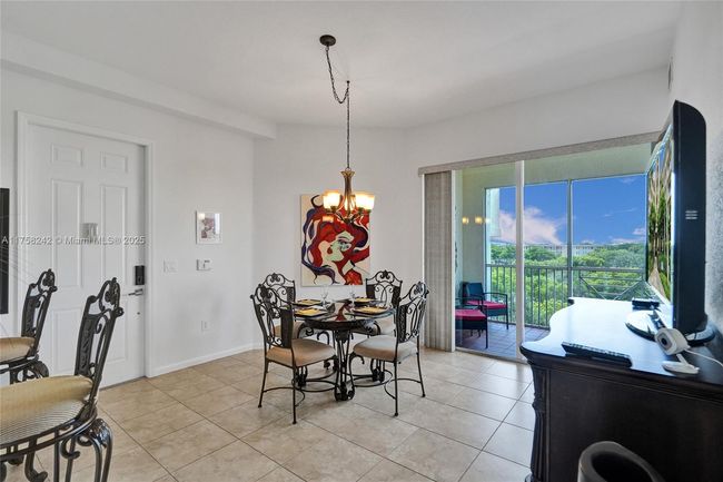 APT-501 - 3500 Oaks Clubhouse Dr, Condo with 3 bedrooms, 2 bathrooms and null parking in Pompano Beach FL | Image 12