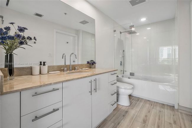 APT-521 - 550 Okeechobee Blvd, Condo with 1 bedrooms, 1 bathrooms and null parking in West Palm Beach FL | Image 12