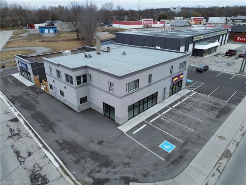 63 Queensway W, Simcoe, ON, N3Y2M7 | Card Image