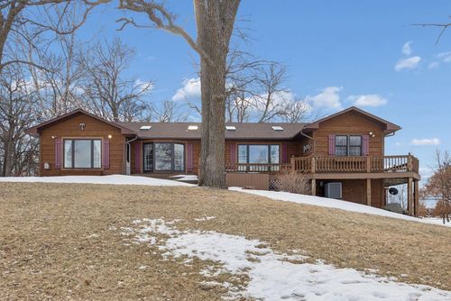 1122 S Andrew Dr Ne, New London, MN, 56273-9551 | Card Image
