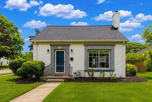 2702 S 46th St, Milwaukee, WI, 53219-3206 | Card Image