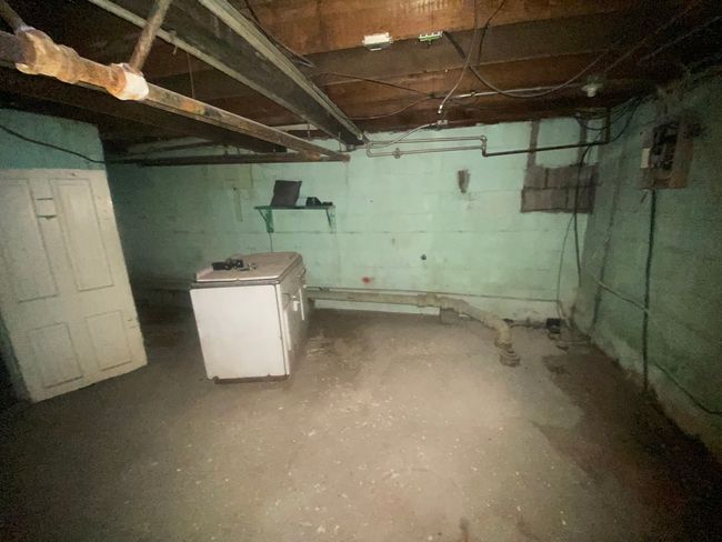 1306 Magnolia St, House other with 3 bedrooms, 2 bathrooms and 1 parking in Rockford IL | Image 8