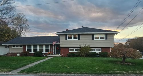 300 S Walnut St, Martinsburg, PA, 16662-1038 | Card Image