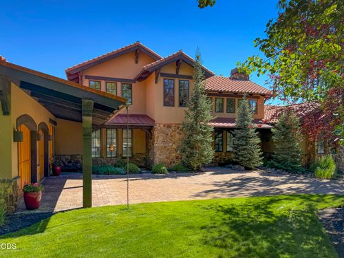 23098 Watercourse Way, Bend, OR, 97701-0113 | Card Image