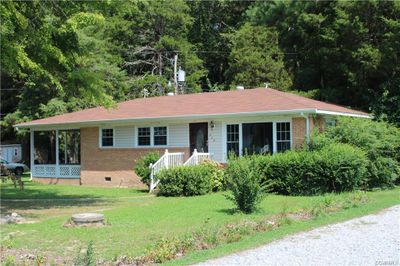 439 Bank Street, Home with 3 bedrooms, 2 bathrooms and null parking in Waverly VA | Image 2